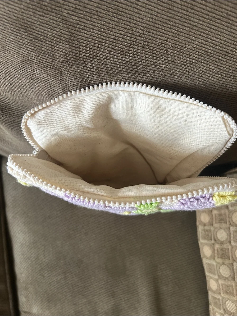 Kindle/Tablet Cover/Sleeve. 7” Handhooked Floral Zip Pouch in Lavender & Cream